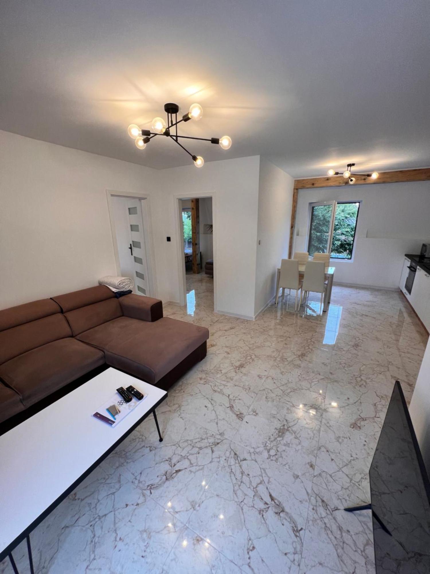 Apartment Dworskiego 74, 3 *